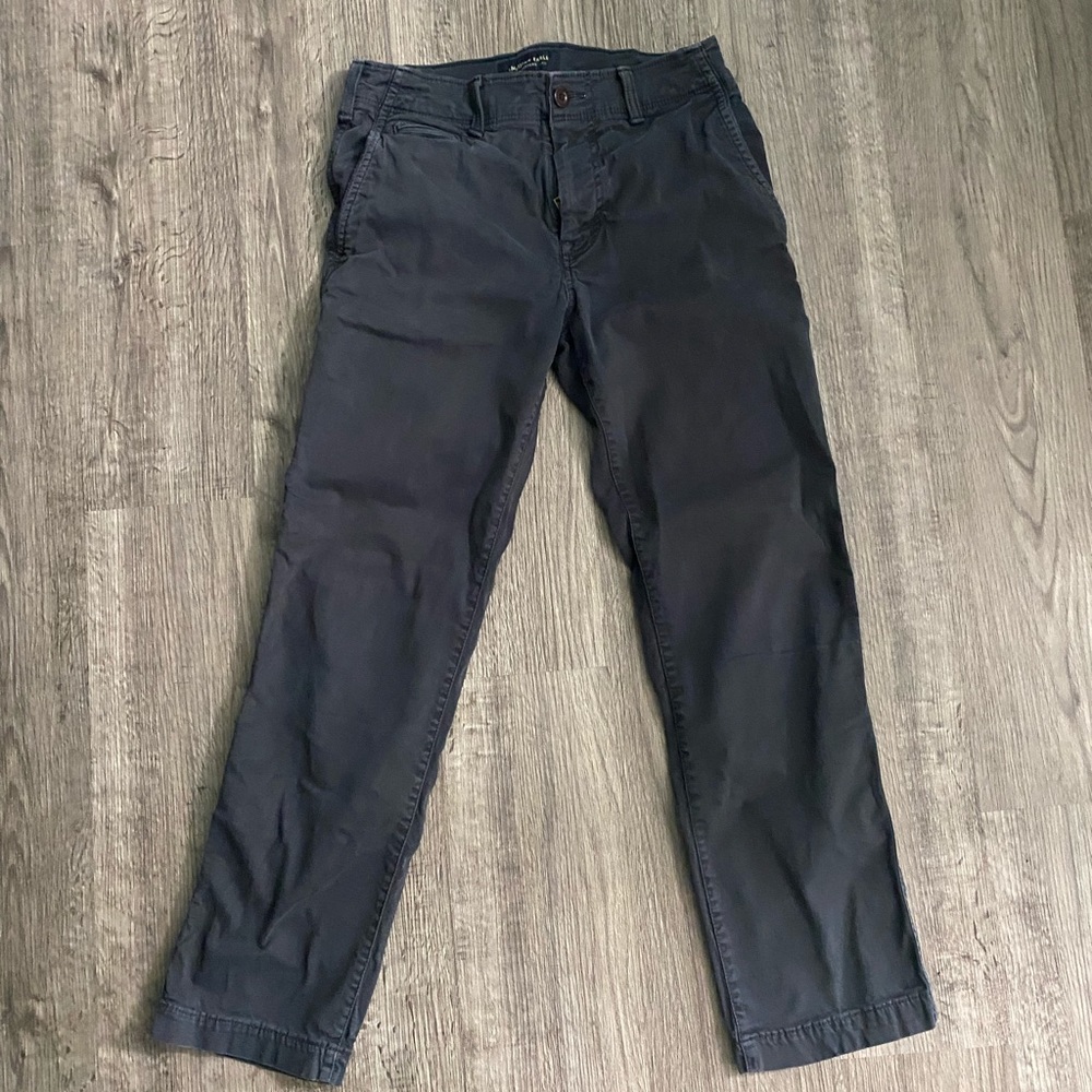 Men’s 28x30 American eagle khaki pants